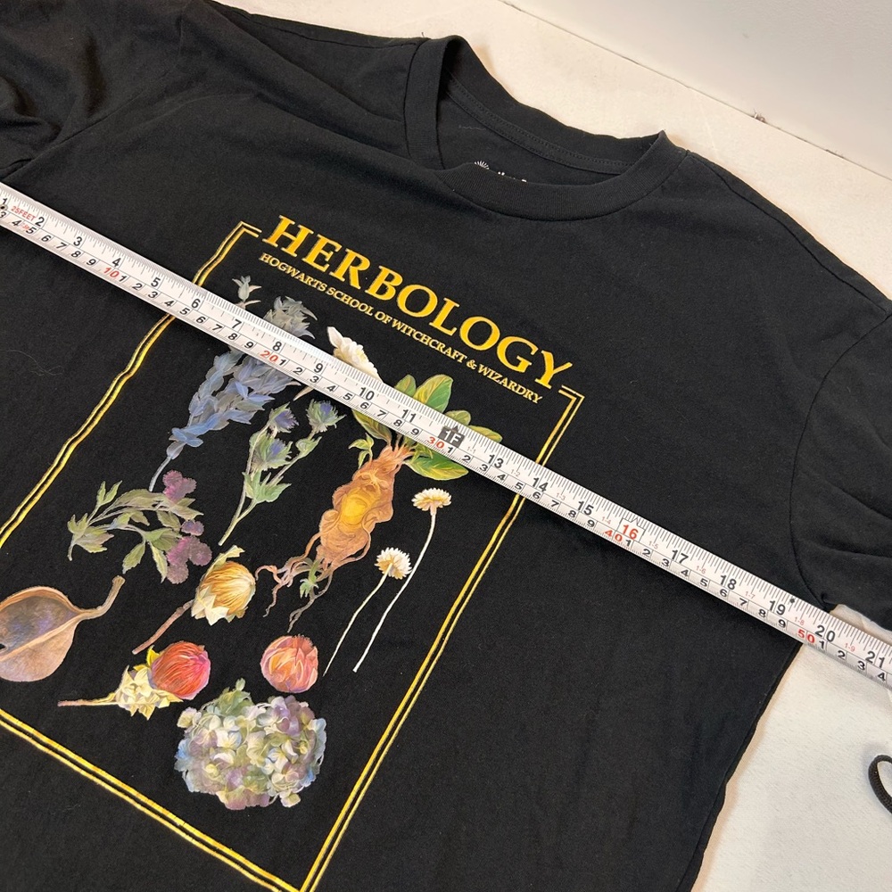 Harry Potter Herbology Graphic Tee Black crew neck short sleeve Women’s Large - Picture 4 of 6